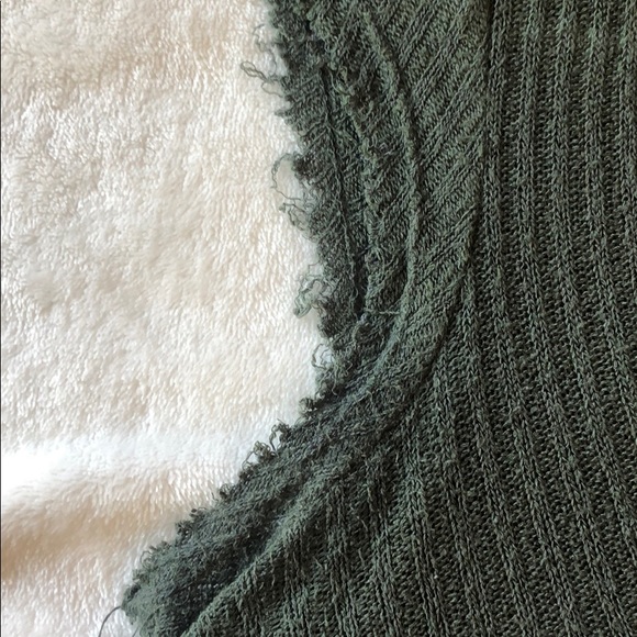 Distressed Scoop Neck Crop Top - Picture 3 of 3